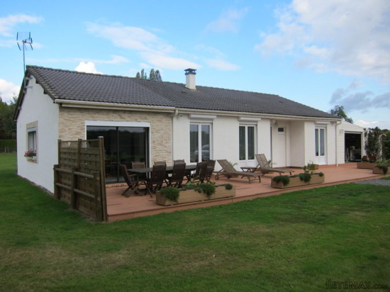 Detached House with Charming Outbuilding - 2