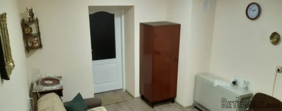 Prodajem kucu u Beceju - 10