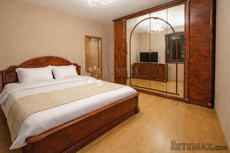 Poreč centar-renovirani stan 50 m² - 2
