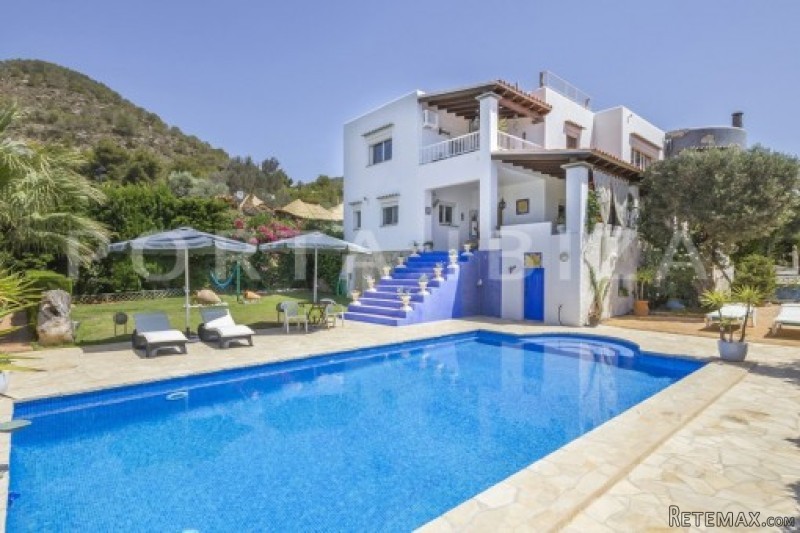 Spacious villa in preferred location