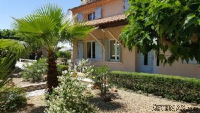 Maison de caractere renovee de 200 m2..