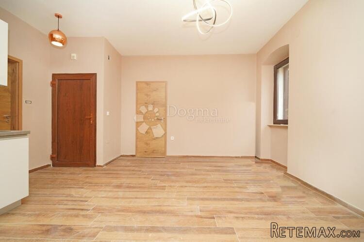 Poreč centar-renovirani stan 50 m² - 3