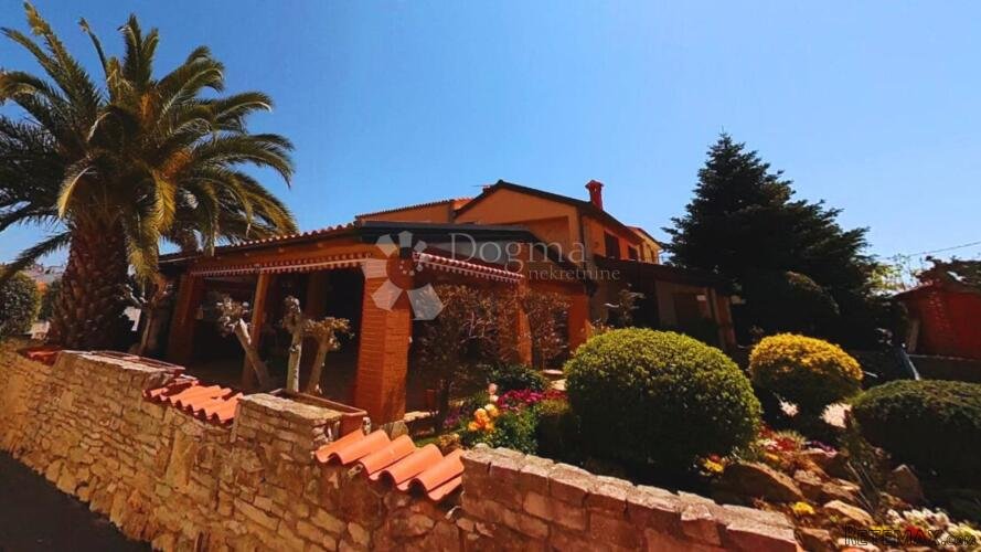 Prekrasna kuća u Banjolama s poslovnim prostorom - 3