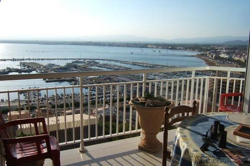 ROSES: Nice apartment with 2 bedrooms..