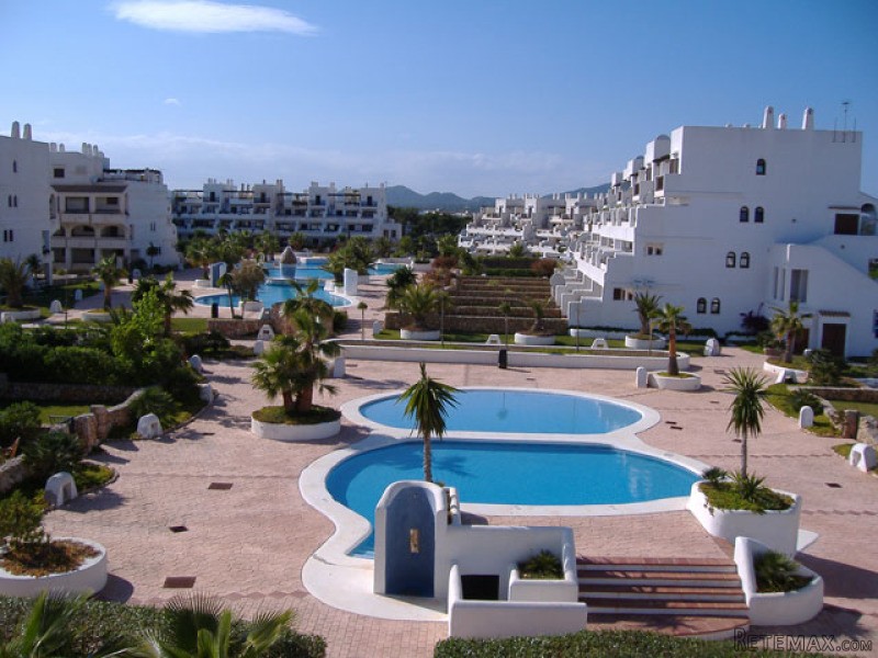 3 Bedrooms Apartment For Sale - 2