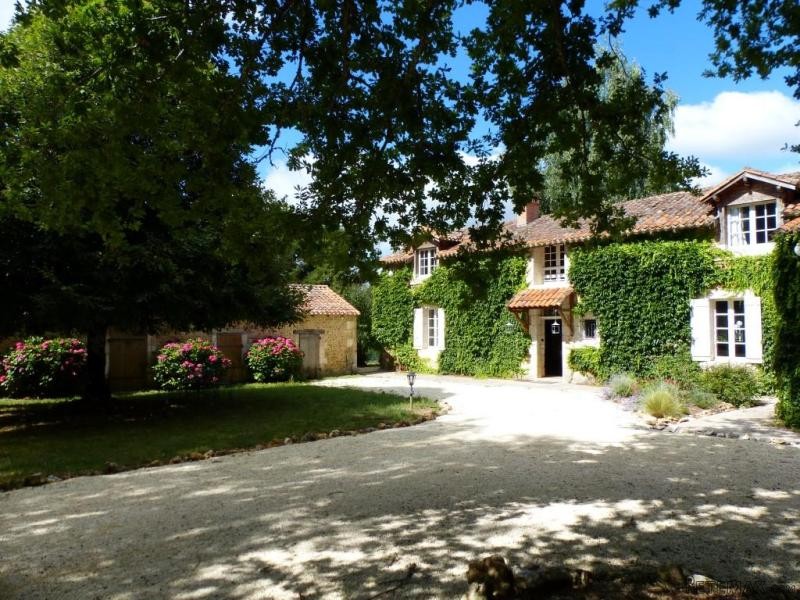 Stone House With 18 Hectares And A Lake..