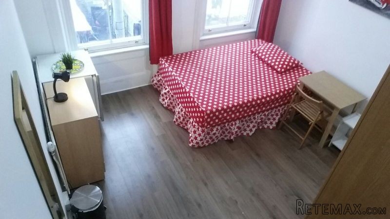 Very Large Double Room In Whitechapel