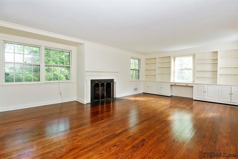 4 bedroom House For Sale: 187.. - 2