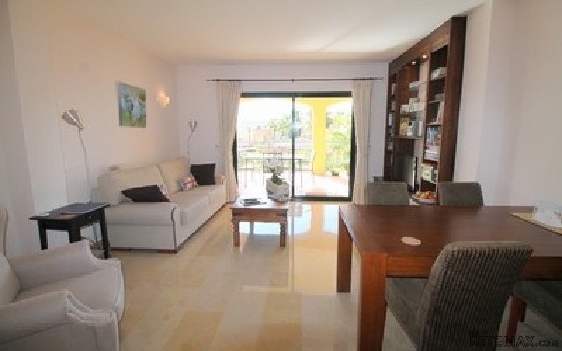 Nice 2 bedroom apartment in Nova Santa..