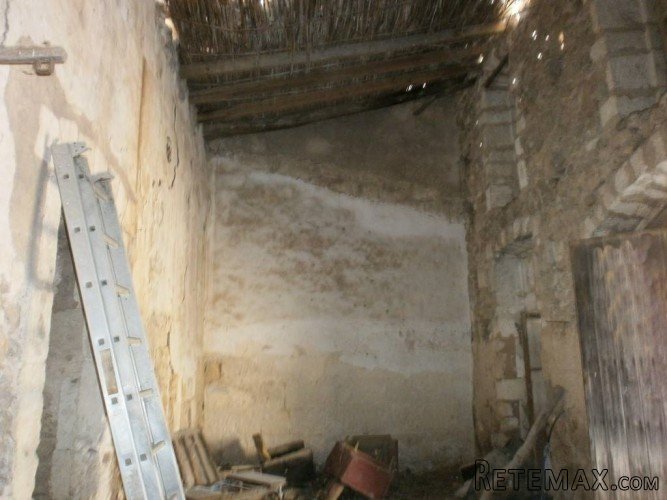 A fabulous old townhouse to be fully restored with lovely.. - 2