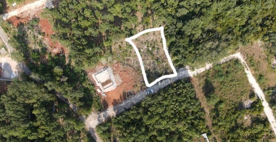 Građevinsko zemljište s projektom - 2