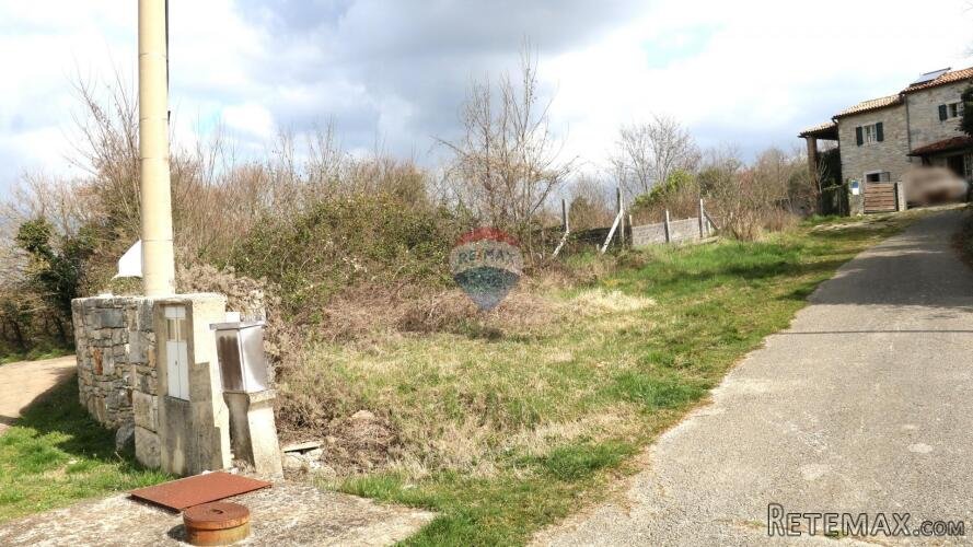 Istra- građevinsko zemljište s građevinskom dozvolom - 3