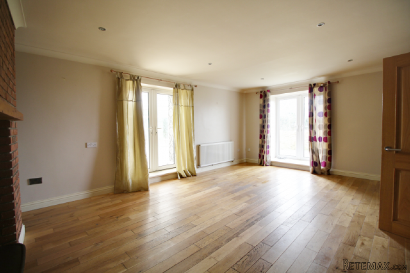 6 bedroom, Detached House house for sale - 2