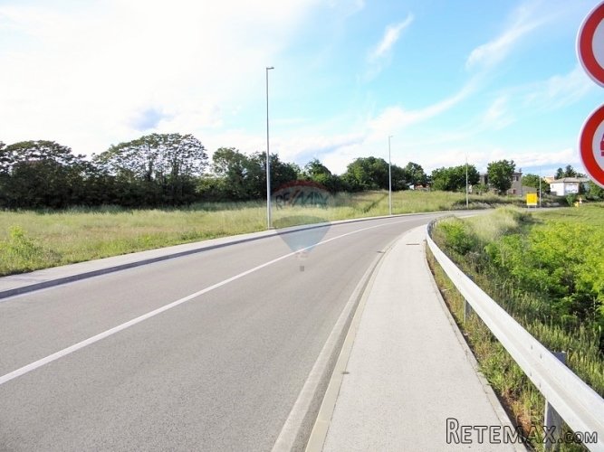 Barban, građevinski teren stambeno-poslovne namjene - 5