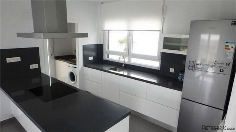 3 bedroom detached house for sale - 2