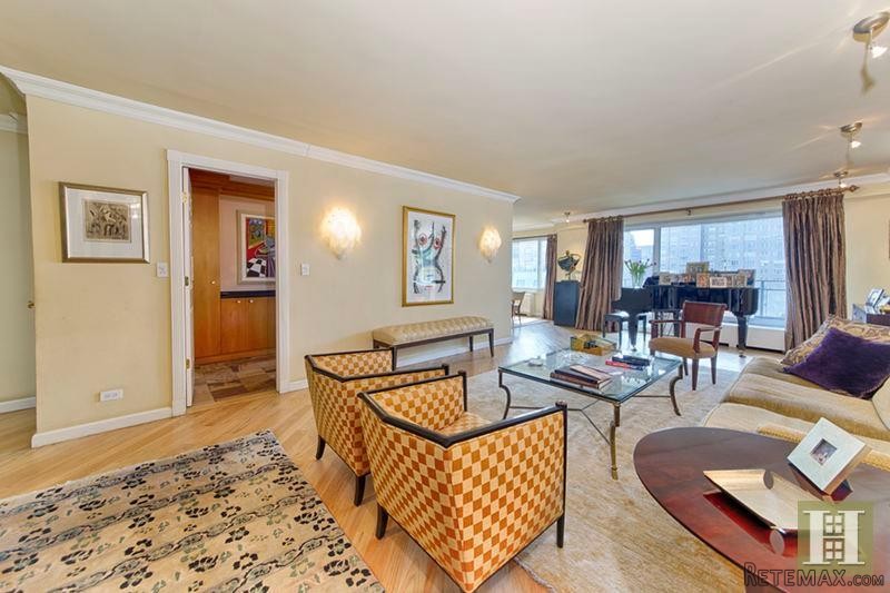 3 bedroom Apartment For Sale: 303 EAST..