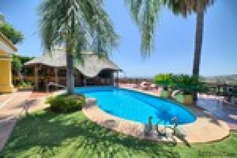 4 Bedrooms - Villa - Malaga - For Sale - 2