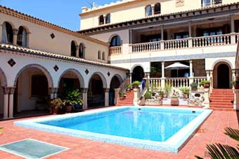 Apartment With Terrace, Pool And Lots..