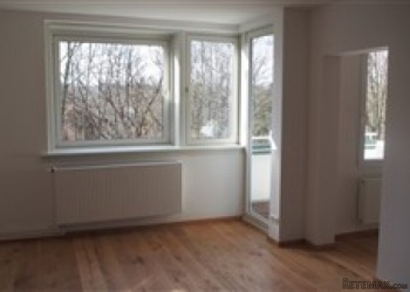 Renovated 2 Rooms Flat In..