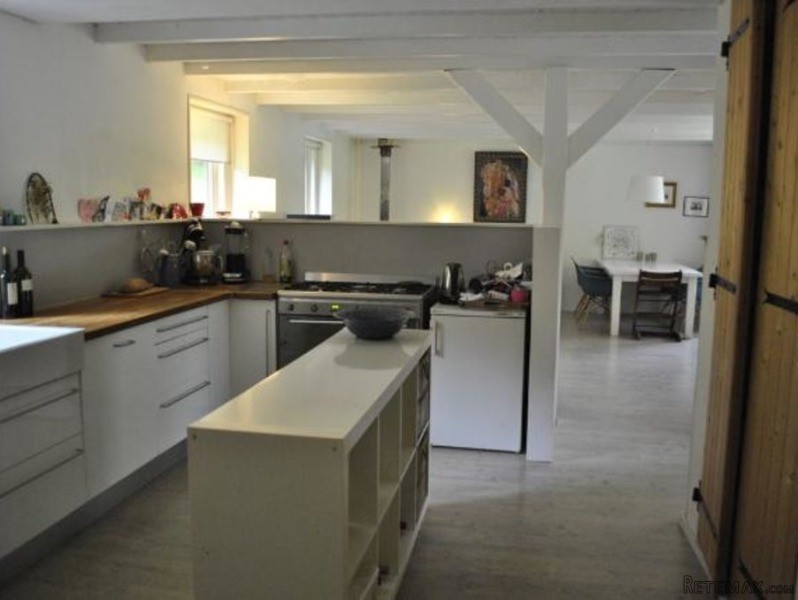 Bungalow With Studio, Barn And Set In 4..