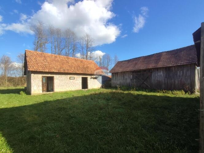 Barilović,Svojić, seosko imanje,73500 m2 zemljišta - 2