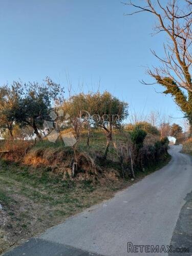 Građevinski teren površine 596m2. Lopar - 2