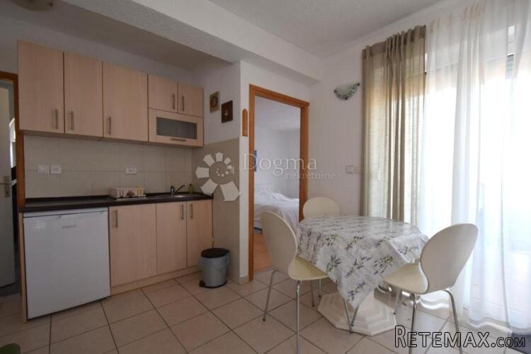 MALINSKA - APARTMANSKA KUĆA NA ODLIČNOJ LOKACIJI - 2