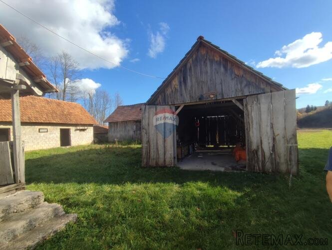 Barilović,Svojić, seosko imanje,73500 m2 zemljišta - 3