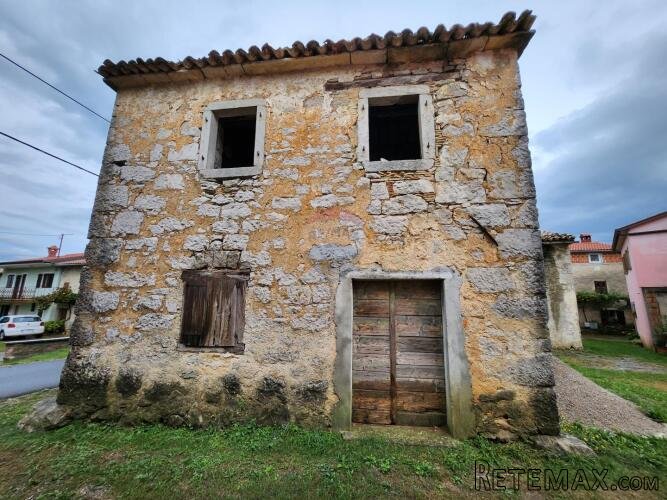Istra, Buzet, Ročko polje - dvije samostojeće kamene kuće - 3