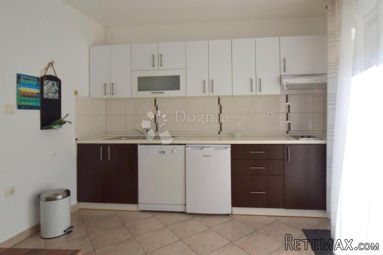 MALINSKA - APARTMANSKA KUĆA NA ODLIČNOJ LOKACIJI - 3