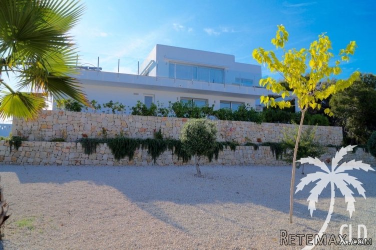 Modern villa (2014) short distance from the village with.. - 3