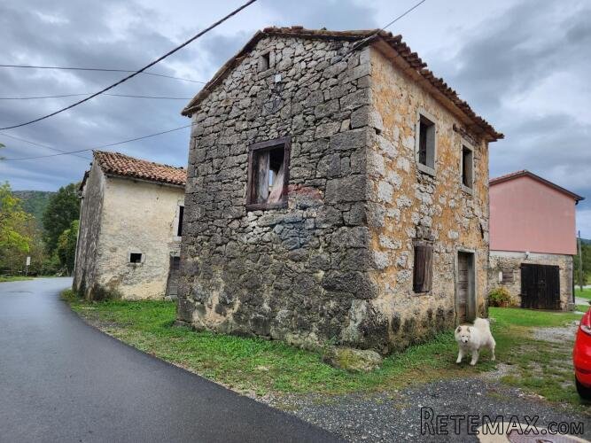 Istra, Buzet, Ročko polje - dvije samostojeće kamene kuće - 4