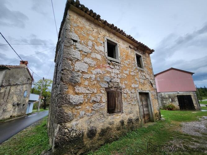 Istra, Buzet, Ročko polje - dvije samostojeće kamene kuće - 5