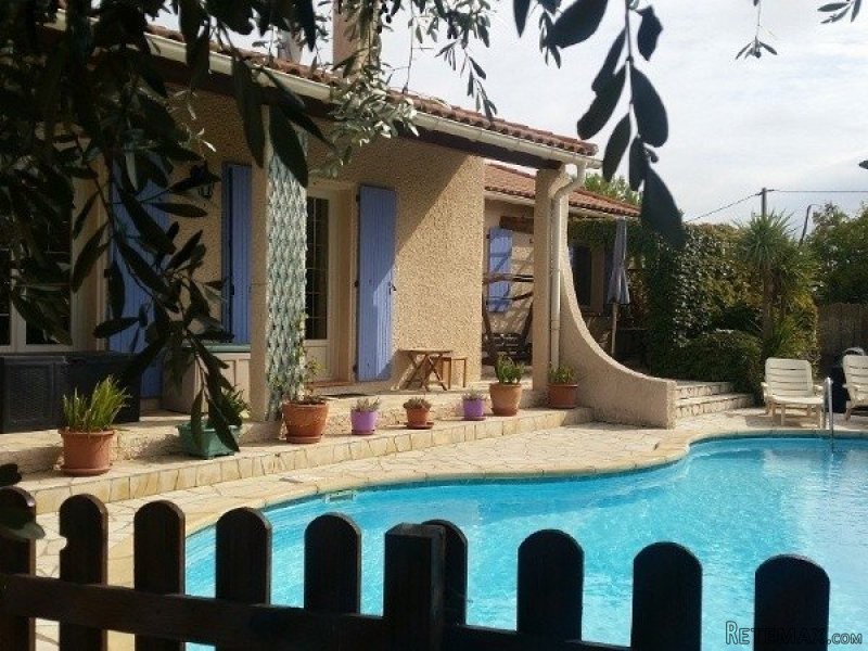 Single Storey Villa With Two Garages.. - 2
