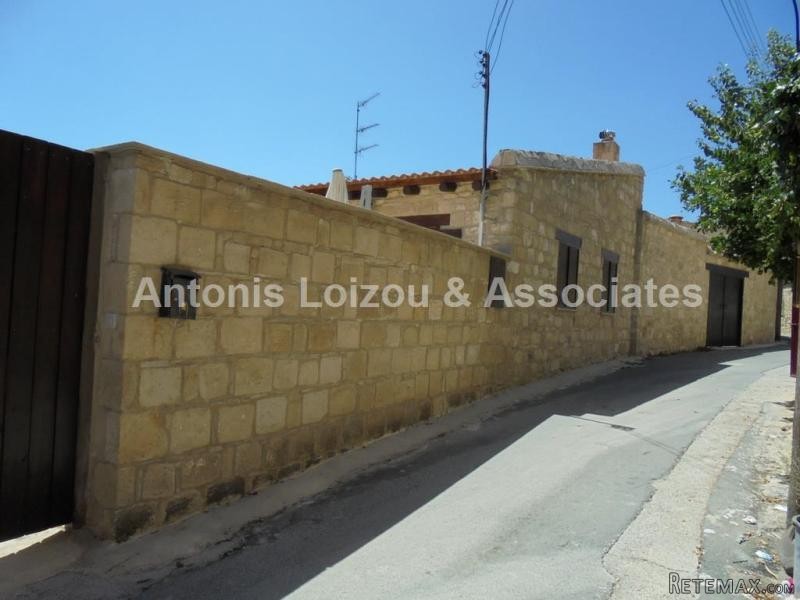 Three bedroom Bungalow in Letymbou - 2