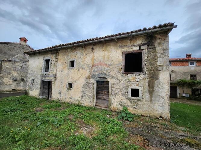 Istra, Buzet, Ročko polje - dvije samostojeće kamene kuće - 8