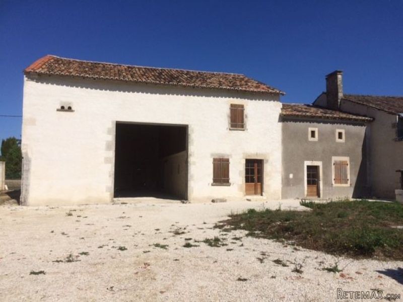 Recently Renovated Traditionnal House