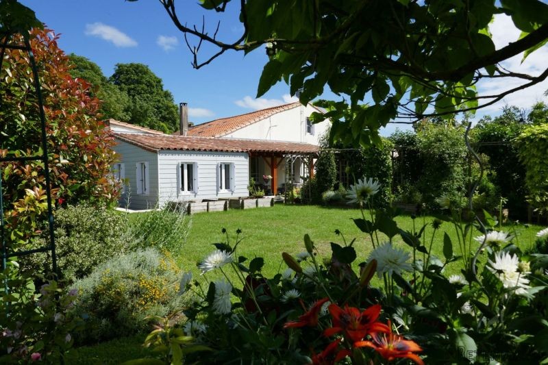 3 Bedroom Villa For Sale With Garden..