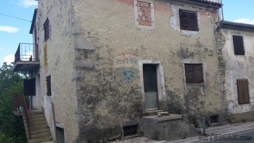 Buzet, kamena kuća s velikom okućnicom - 2