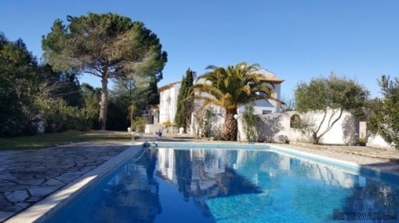 Villa With Pool and Outbuilding on 1.. - 2