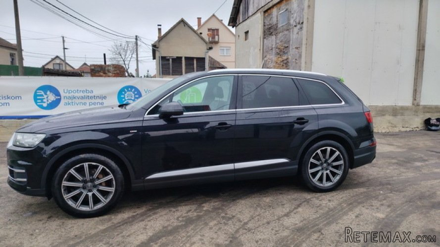 Audi Q7 S-Line - 2