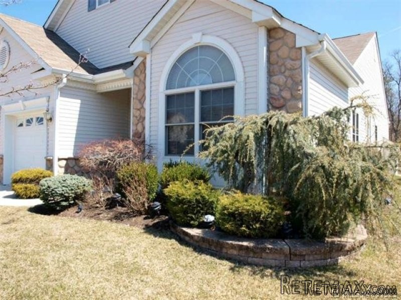 2 bedroom Flat For Sale: 8 Spring Lake.. - 2
