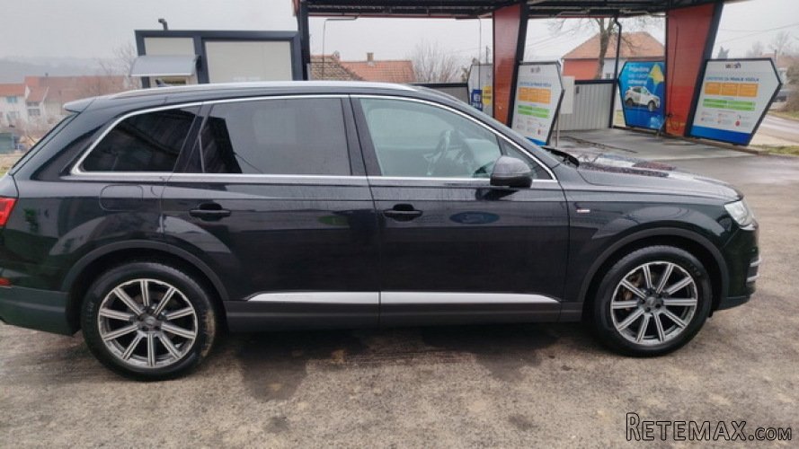 Audi Q7 S-Line - 6