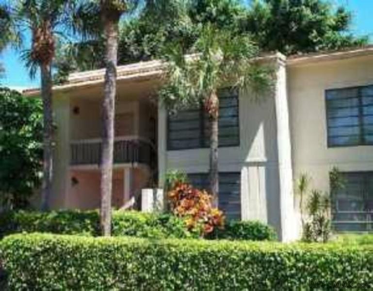 6904 Willow Wood Dr #102, Boca Raton..