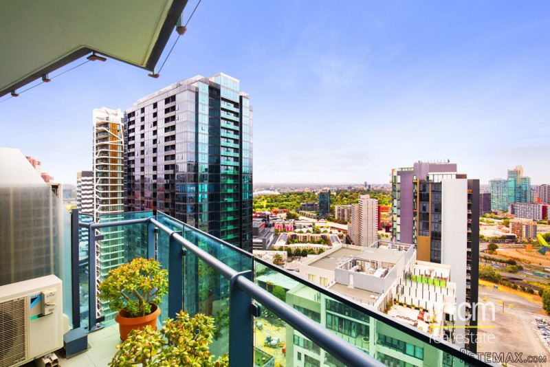 Stylish and Stunning SouthbankONE Living - 2