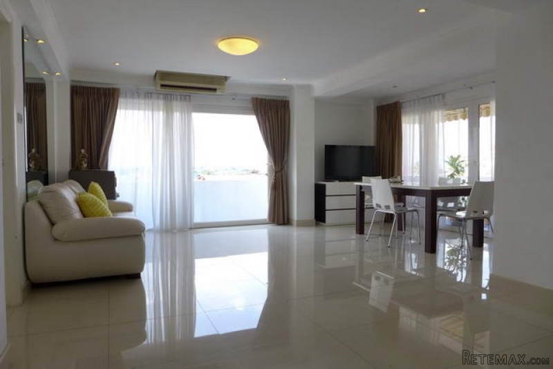 Naklua, Golden Pattaya Condo for Sale..