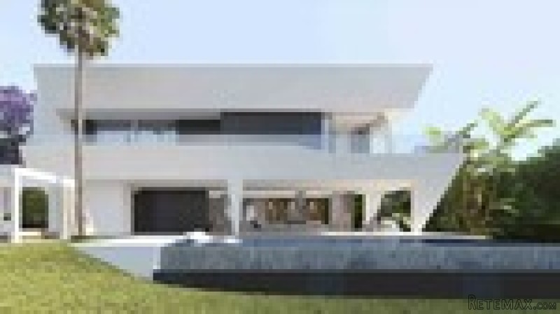 4 Bedrooms - Villa - Malaga - For Sale