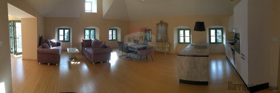 OPATIJA- strogi centar, dvoetažan stan 185 m2, 2. red od mo