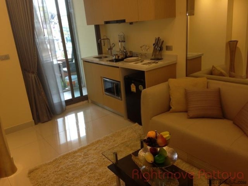 1 Bedroom Condo for sale in Pratumnak -.. - 2