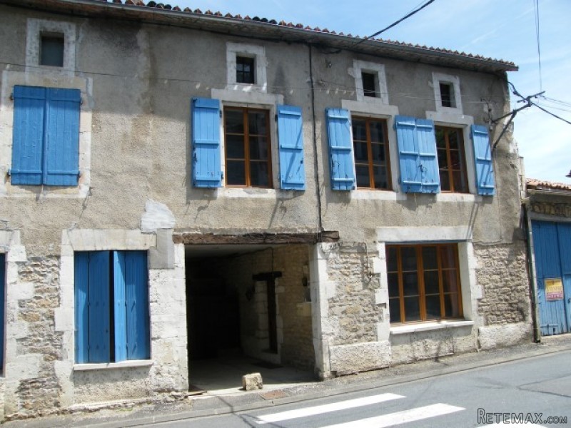 3 Bedroom Village House With Large..